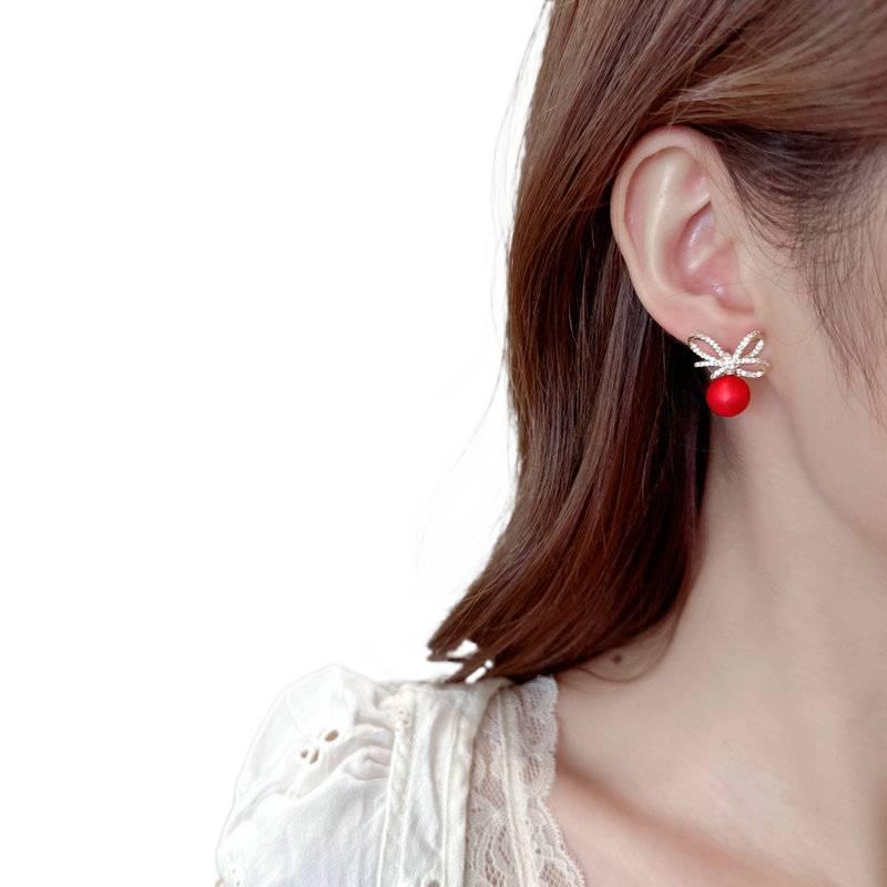 Pearl Earrings with Lightweight Huggie Profile for Daily Wear and Elegant Styling - Senko Aura - Image 4