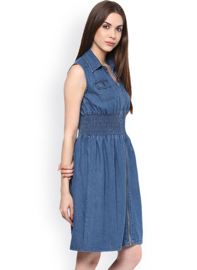 StyleStone فستان دنيم أزرق بتصميم ضيق وواسع - Image 2