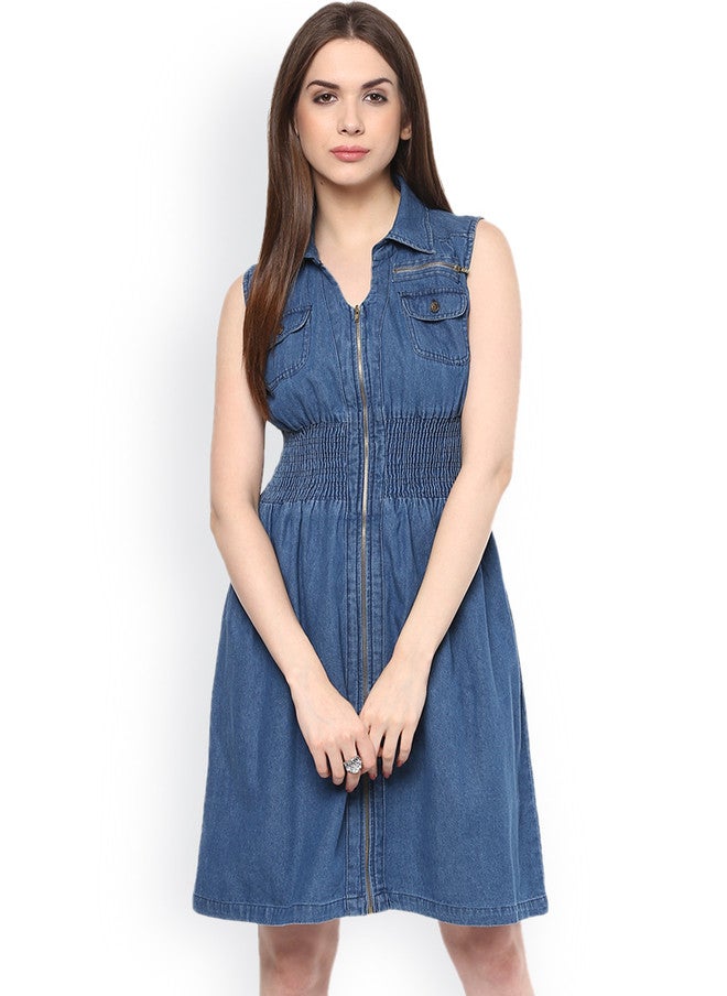 StyleStone فستان دنيم أزرق بتصميم ضيق وواسع - Image 1