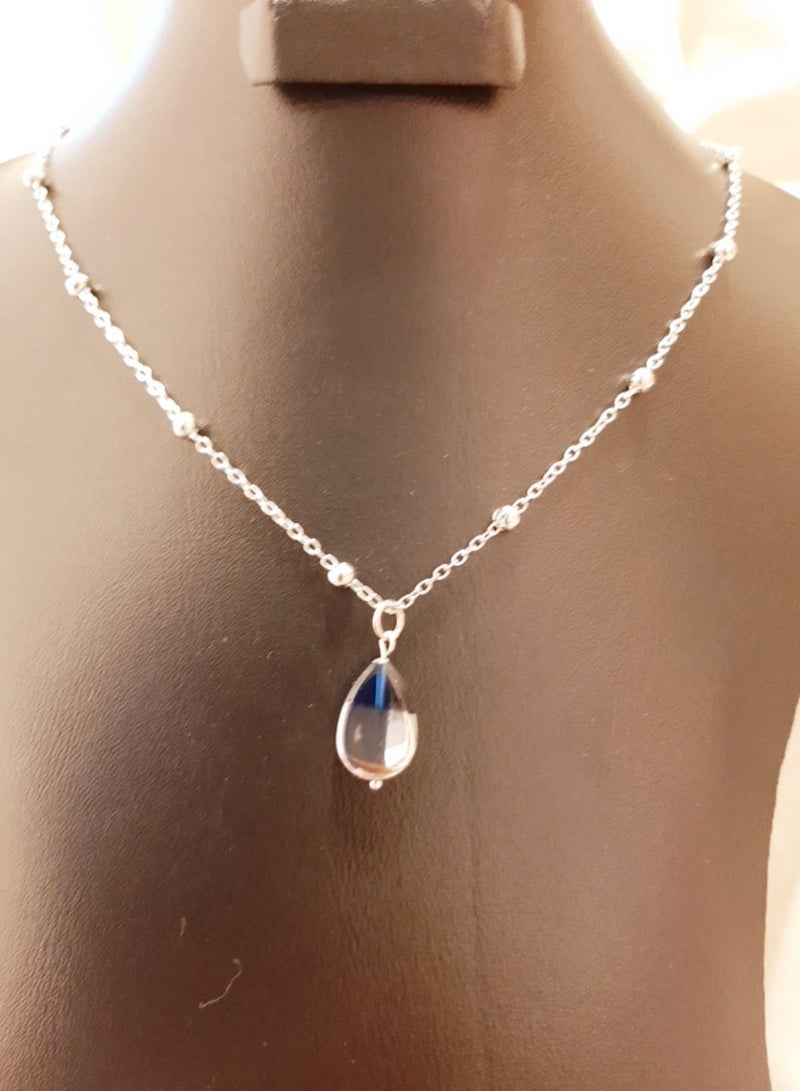 Silvery chain with blue pendant  - Image 2
