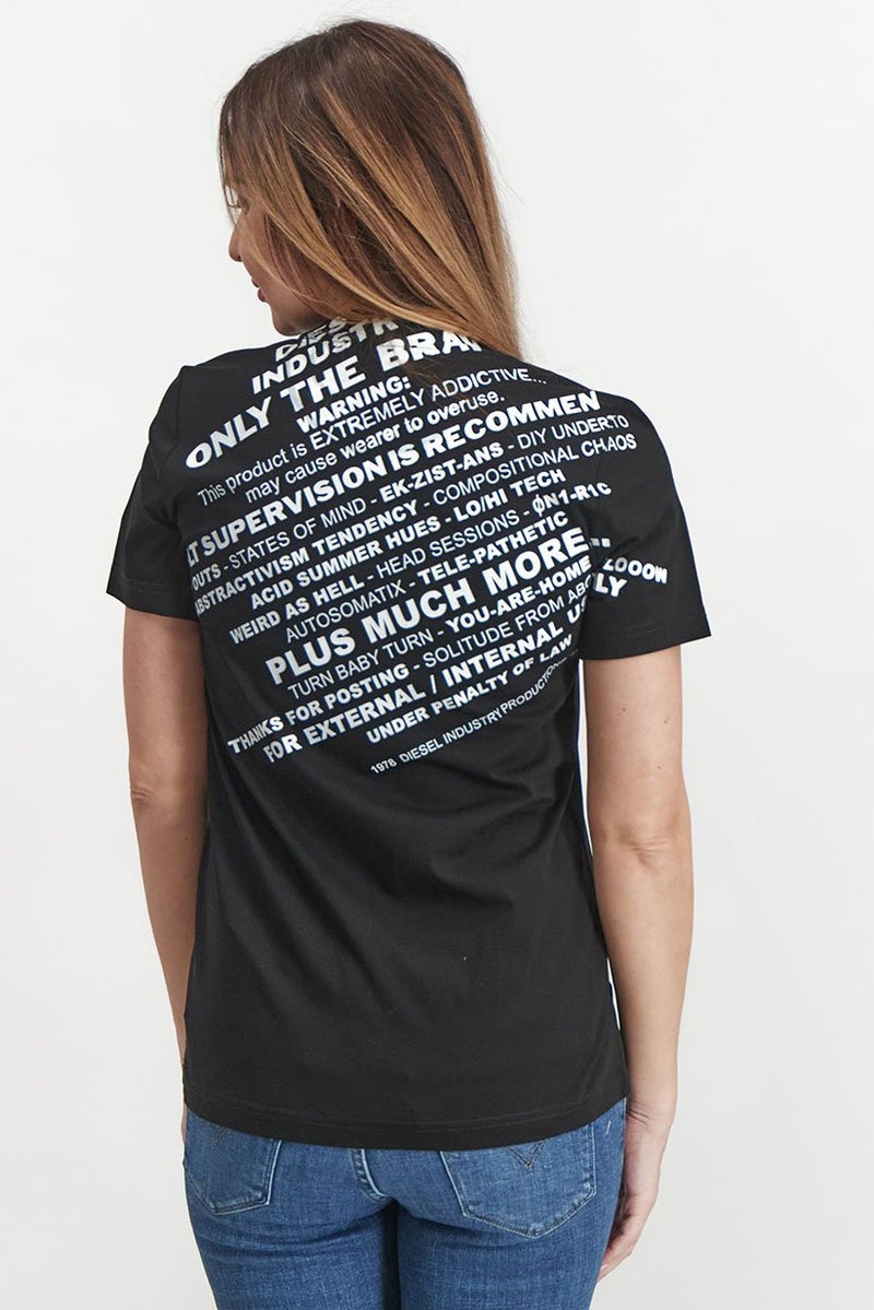 DIESEL تي شيرت نسائي بأكمام قصيرة وياقة دائرية بطباعة جرافيك، أسود وأبيض - Image 3