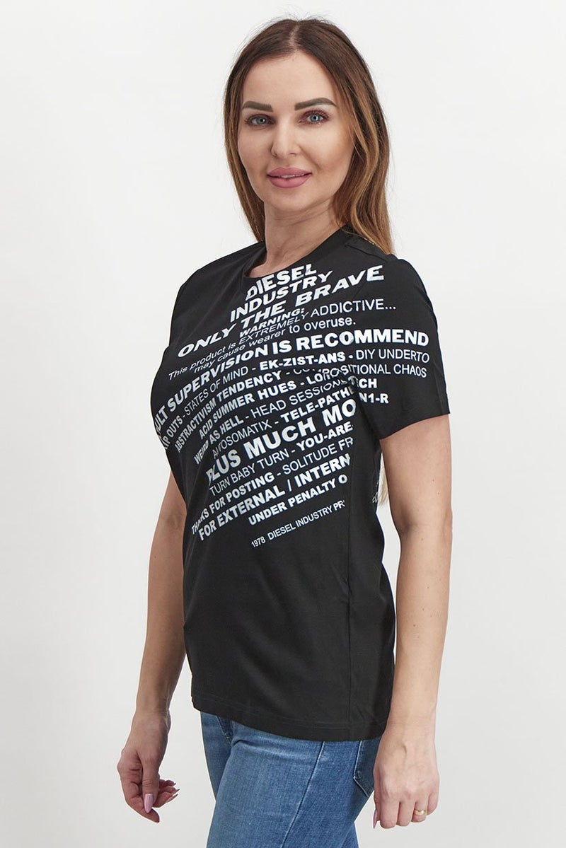 DIESEL تي شيرت نسائي بأكمام قصيرة وياقة دائرية بطباعة جرافيك، أسود وأبيض - Image 4