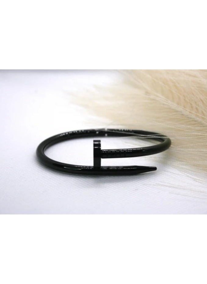 Fayrouz Jewellery - Modern bracelet - 18K 316L stainless steel - elegant open nail design - Image 1