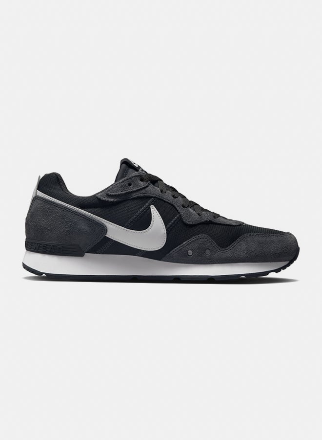 Nike Nike Venture Runner  - Image 1