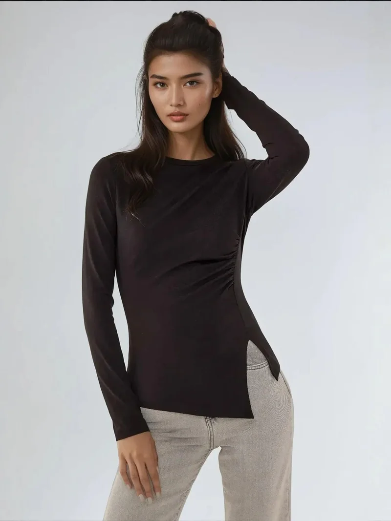 هيكاب بلوزة بأكمام طويلة وياقة دائرية غير متماثلة