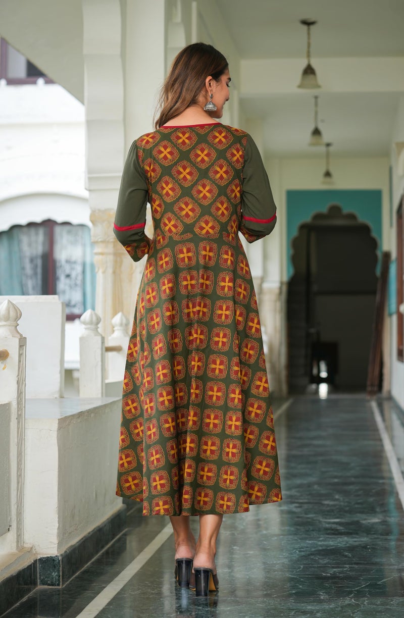 Yash Gallery Women's Plus Size Cotton Floral Printed Pintucks Regular Fit Anarkali Kurta (1566PLYKGREEN, Green, 3XL) - Image 4