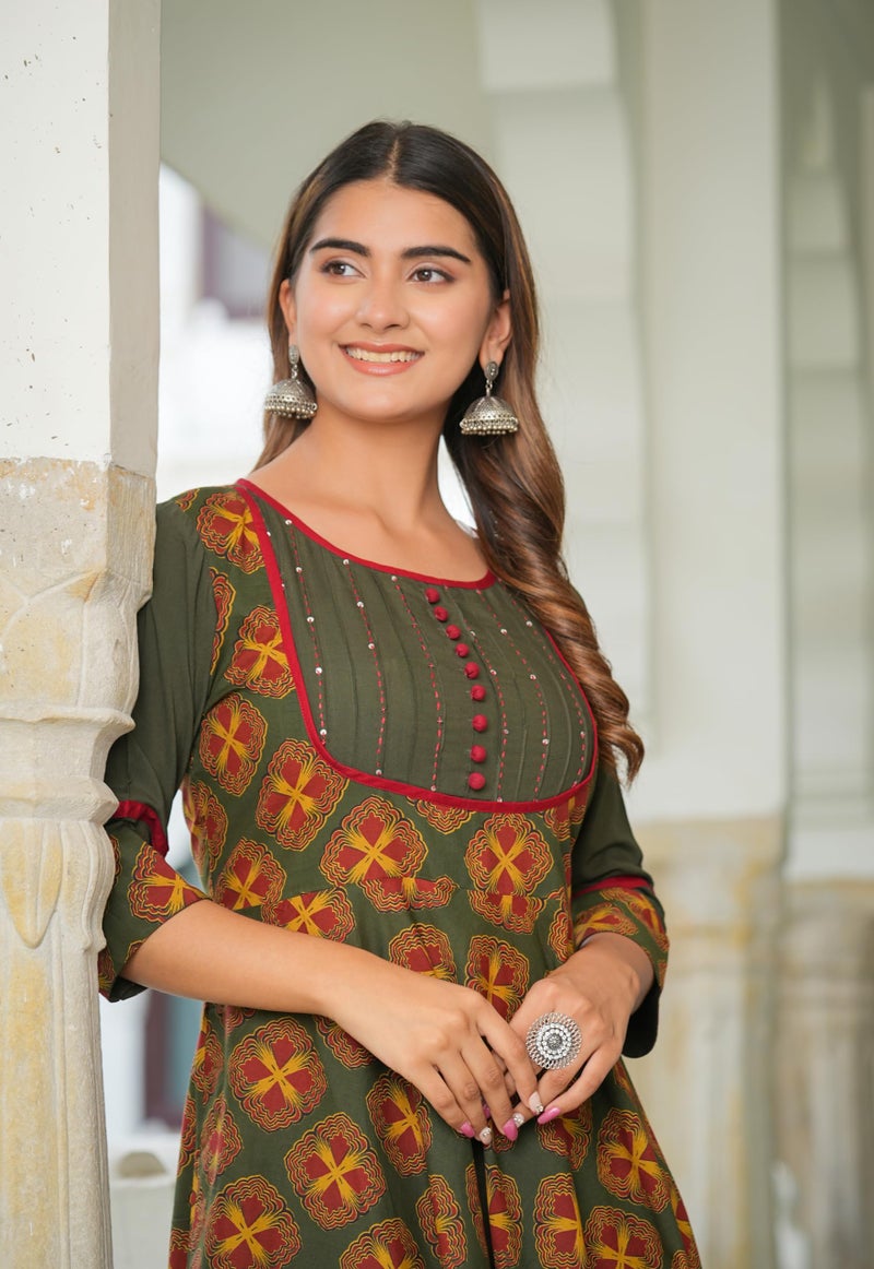 Yash Gallery Women's Plus Size Cotton Floral Printed Pintucks Regular Fit Anarkali Kurta (1566PLYKGREEN, Green, 3XL) - Image 2