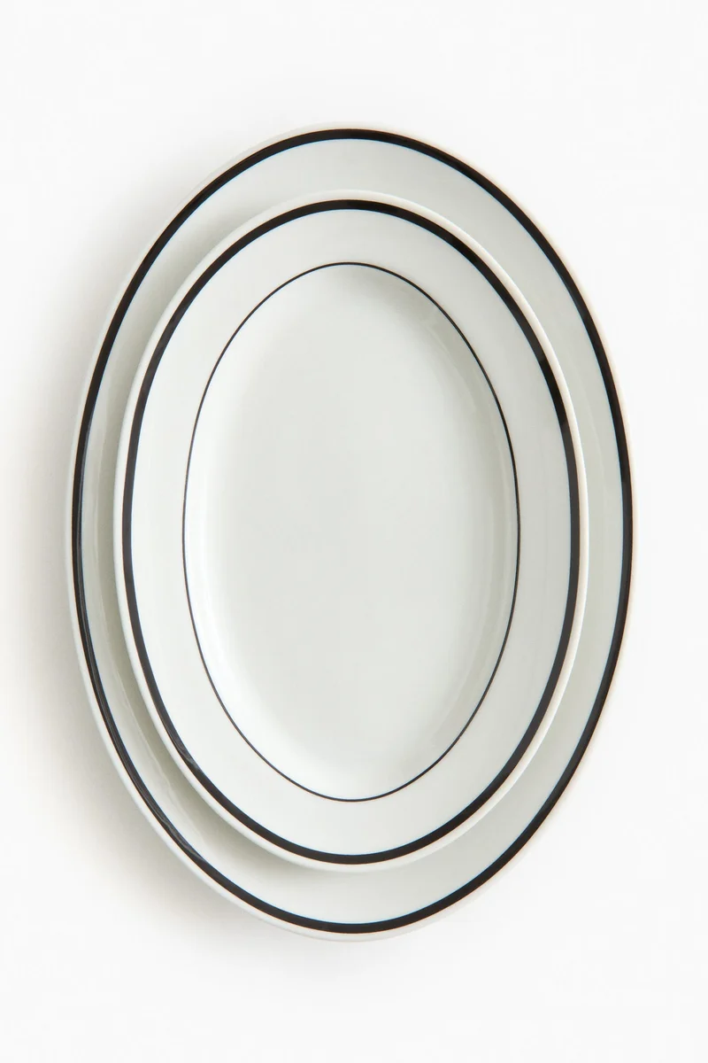 H&M 2-pack porcelain serving plates