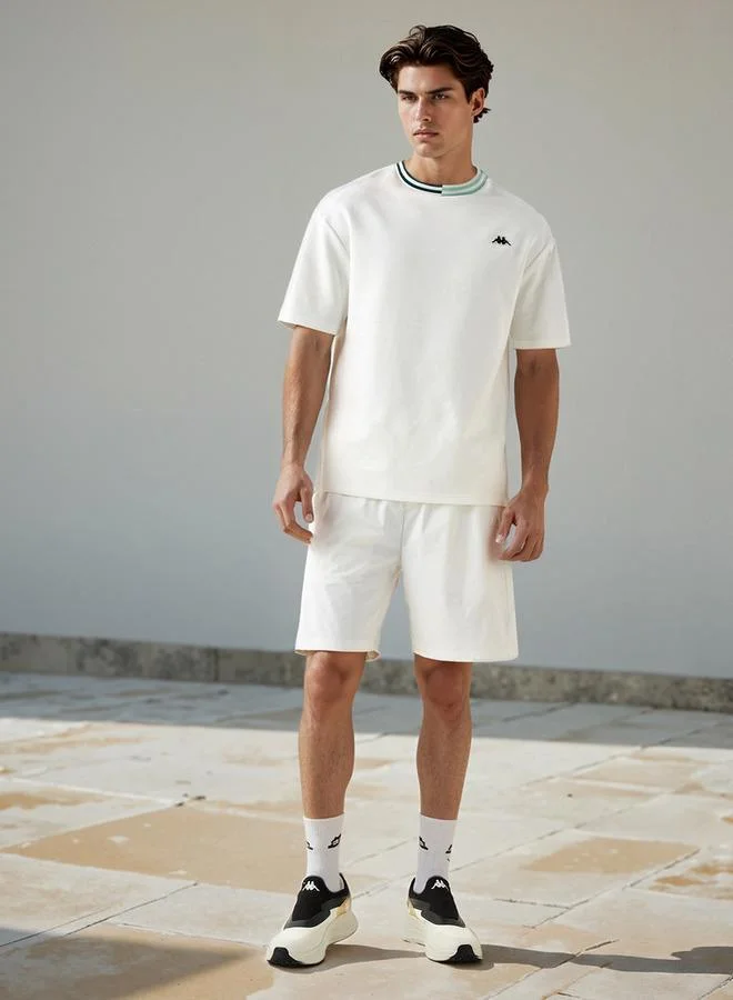 كابا شورت كابا بتفاصيل شعار وخصر مطاطي وجيوب