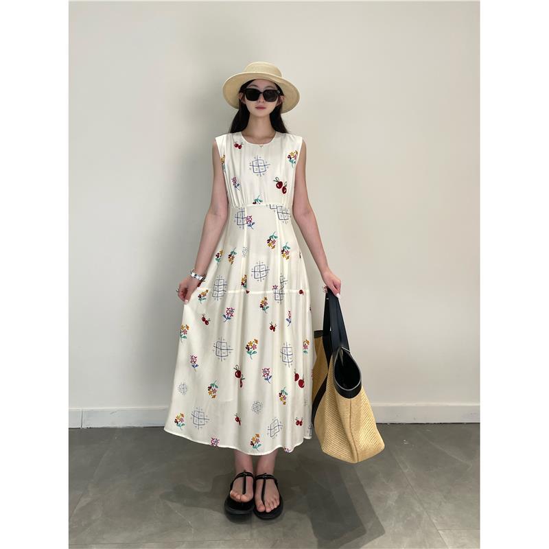 Elegant Cherry Print Sleeveless A-Line Dress - Image 5