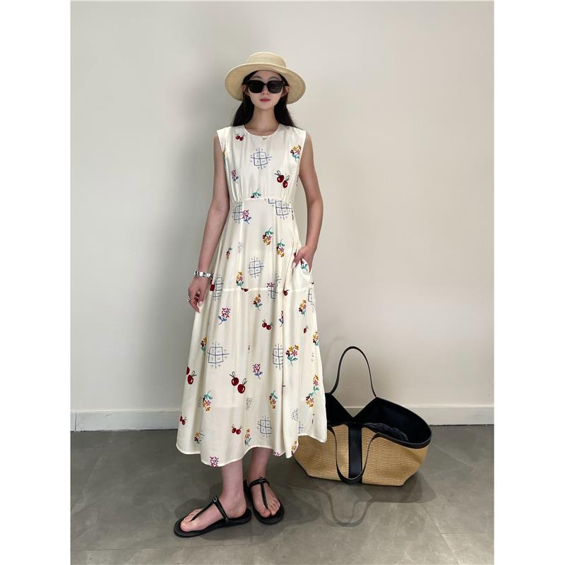 Elegant Cherry Print Sleeveless A-Line Dress - Image 2