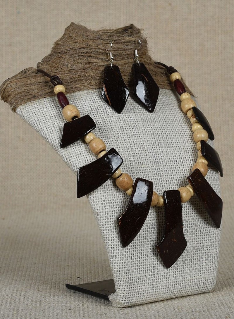 Women's Coconut Shell Tribal Look Arrow Design Necklace with Earrings Set  - Image 2