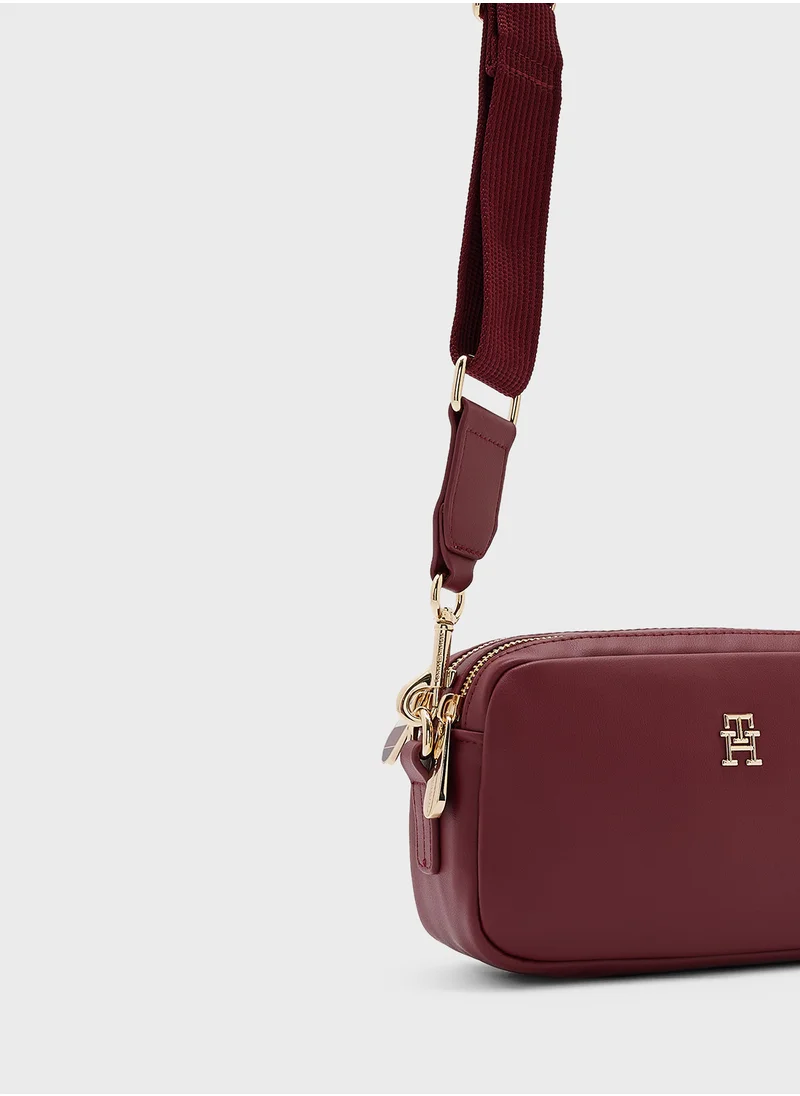 تومي هيلفيغر Zip Over Crossbody