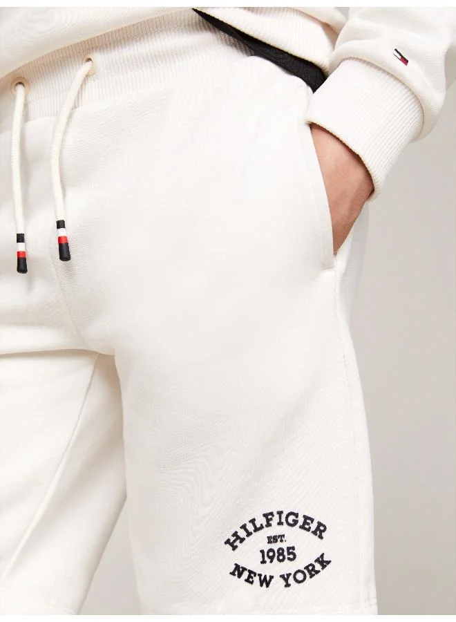 تومي هيلفيغر MONOTYPE FLOCK REG SWEATSHORTS