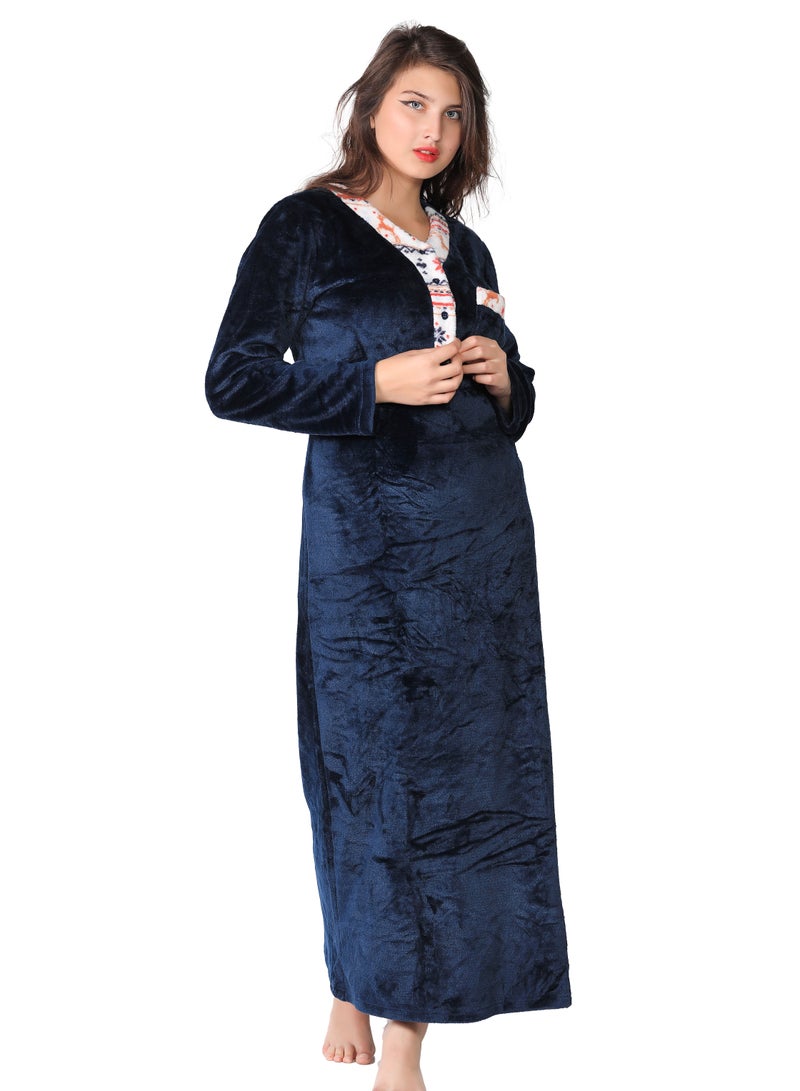 Dadoush Women's fur abaya from Daadouch offers you a charming and warm touch to your winter look 