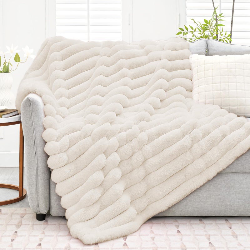 VFROO Faux Fur Throw Blanket for Couch Cozy Soft Plush Thick Striped Luxury Blanket for Sofa Living Room Bedroom 50 * 60 Inches  White - Image 1
