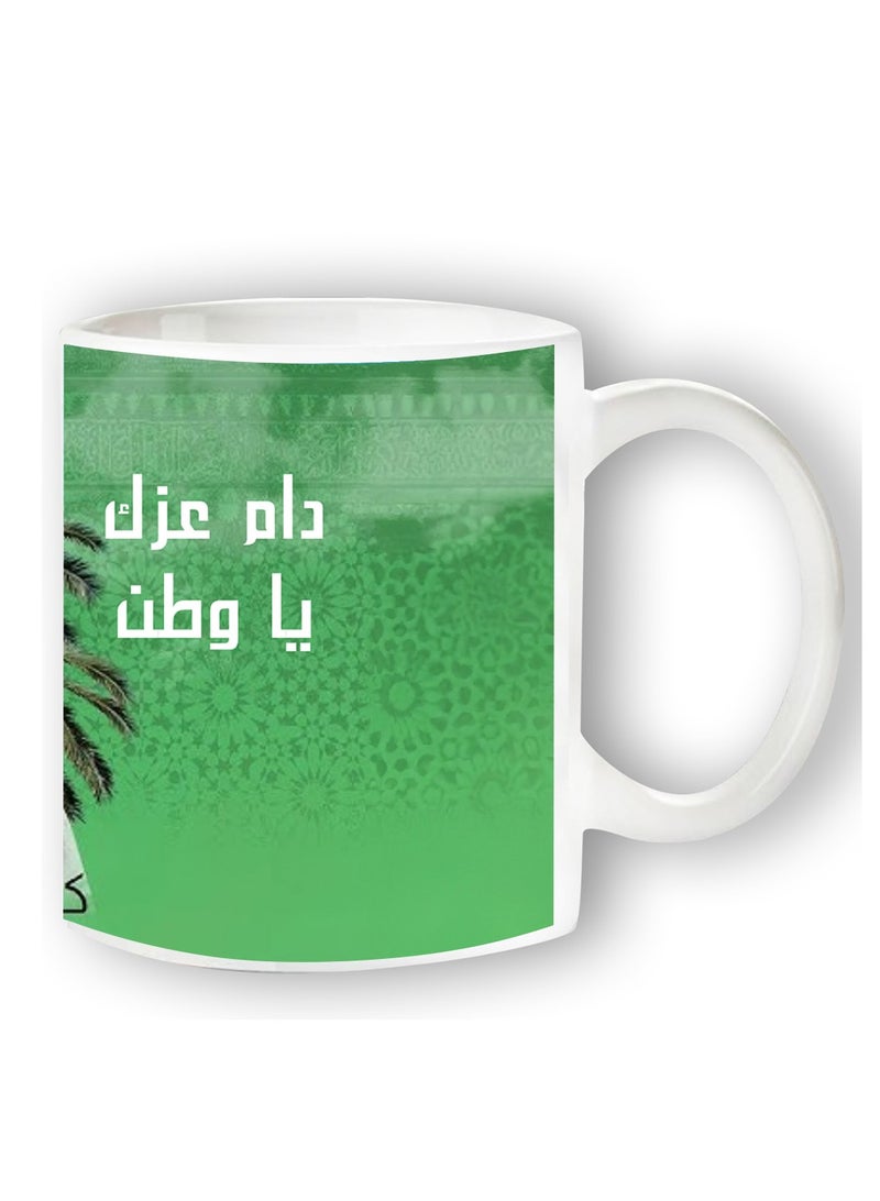 حكاية شمعة اليوم الوطني ، مج من السيراميك بطبعة تصميم لليوم الوطني السعودي بلون أبيض - Image 1