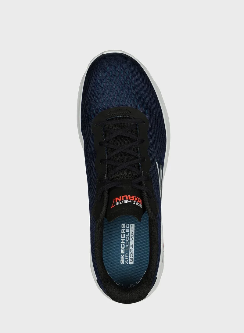 SKECHERS Go Run 7.0