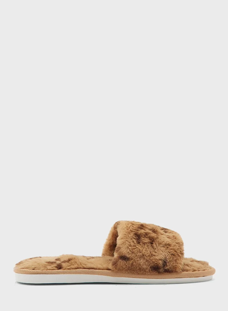 PUBLIC DESIRE Casual Bedroom Slippers