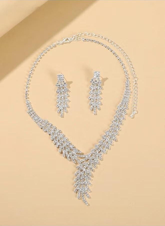 3Pcs Rhinestone Jewelry Set Shinning V Neck Necklace Zircon Earrings Pendant Dress Accessory Chic Gift for Women Ladies Mother Wife Bridesmaids Wedding Party Sliver  - Image 4