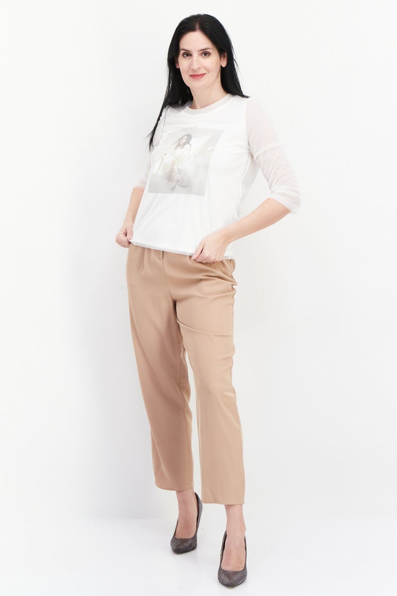 VERO MODA بلوزة نسائية بياقة دائرية وأكمام 3/4 بطباعة جرافيك، بيضاء - Image 4