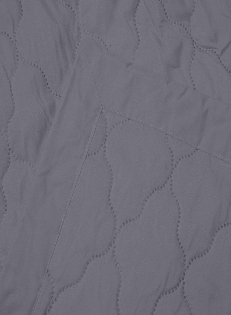 Raymond لحاف رايموند ميكروفايبر لجميع الفصول ناعم وخفيف الوزن لسرير مزدوج بتشطيب خوخي 100 GSM - رمادي (220 × 240 سم) - Image 2