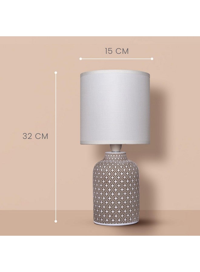 Magik مصباح طاولة زخرفي مغربي ماجيك (رمادي فاتح) | قاعدة خرسانية مع ظل قماش أبيض فاتح | يتضمن لمبة LED بقوة 5 واط | قاعدة E14 | إضاءة محيطة لغرفة النوم، غرفة المعيشة والمكتب | سلك بطول 1.3 متر - Image 3