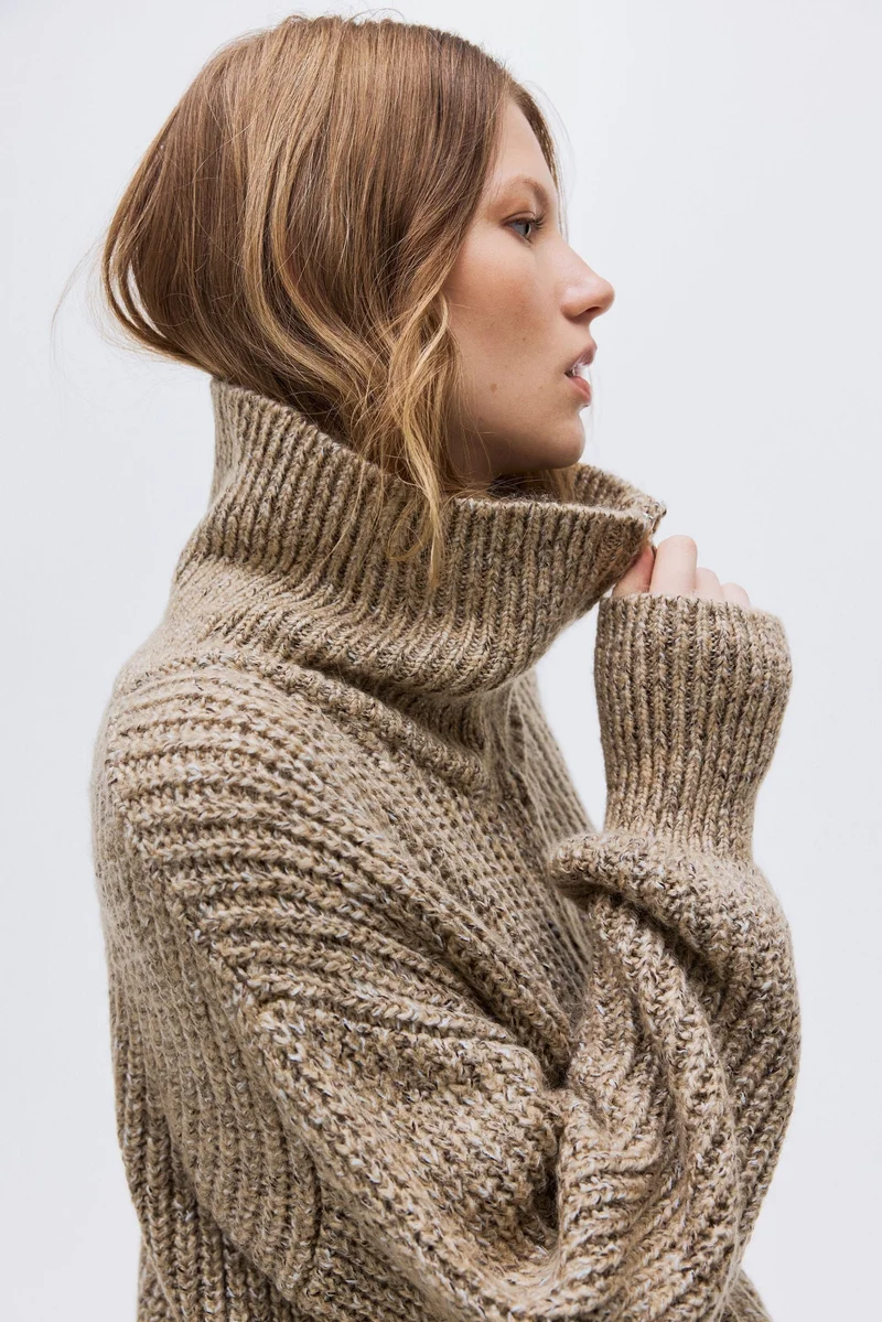 اتش اند ام كارديغان محبوك من نسيج مرن بسحاب