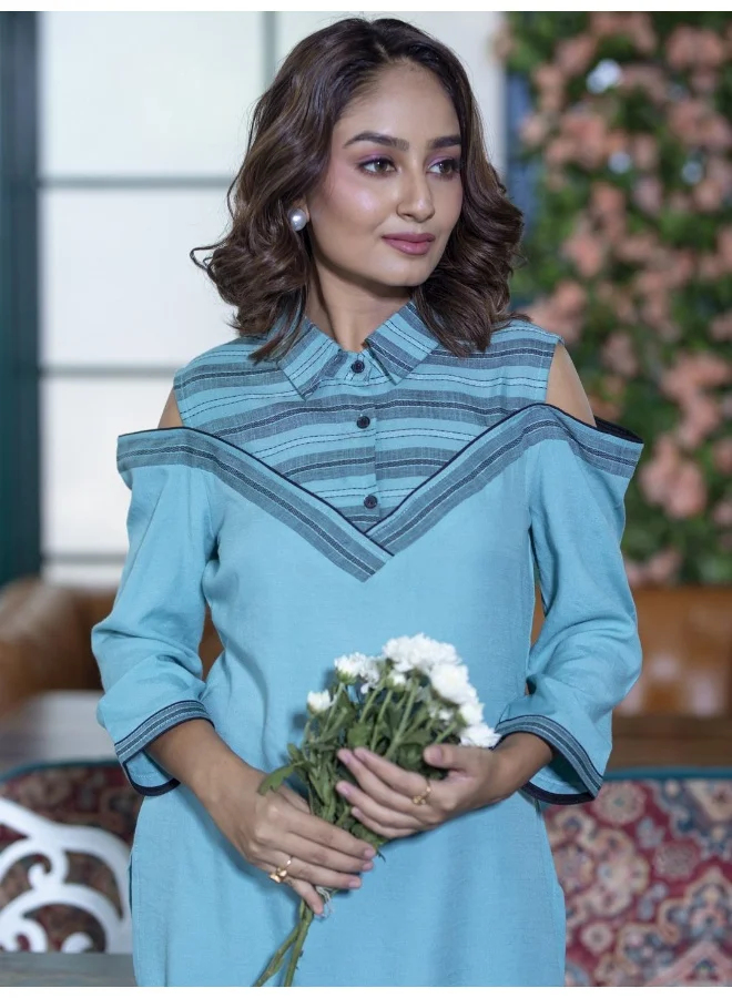 أيه كيه إس AKS Striped Yoke Design Shirt Collar Cold Shoulder Sleeves Straight Kurta With Trousers