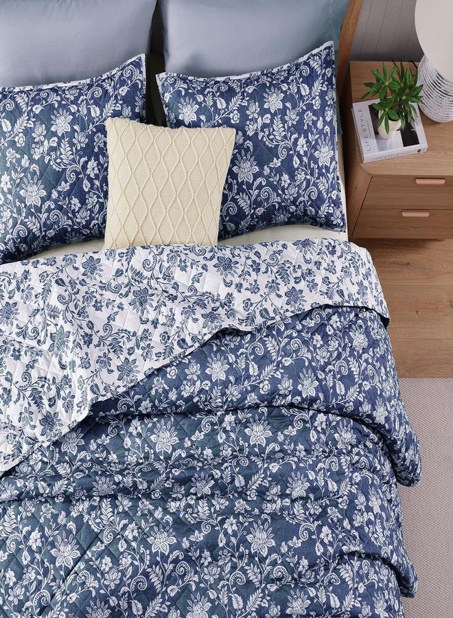BLOOMHAVEN Quilt Set King Size, Oxford Blue Floral Quilt Sets, Reversible Bedspread Lightweight and Breathable for All Seasons, Soft Quilted Bedspread with 2 Pillow Shams - Image 5