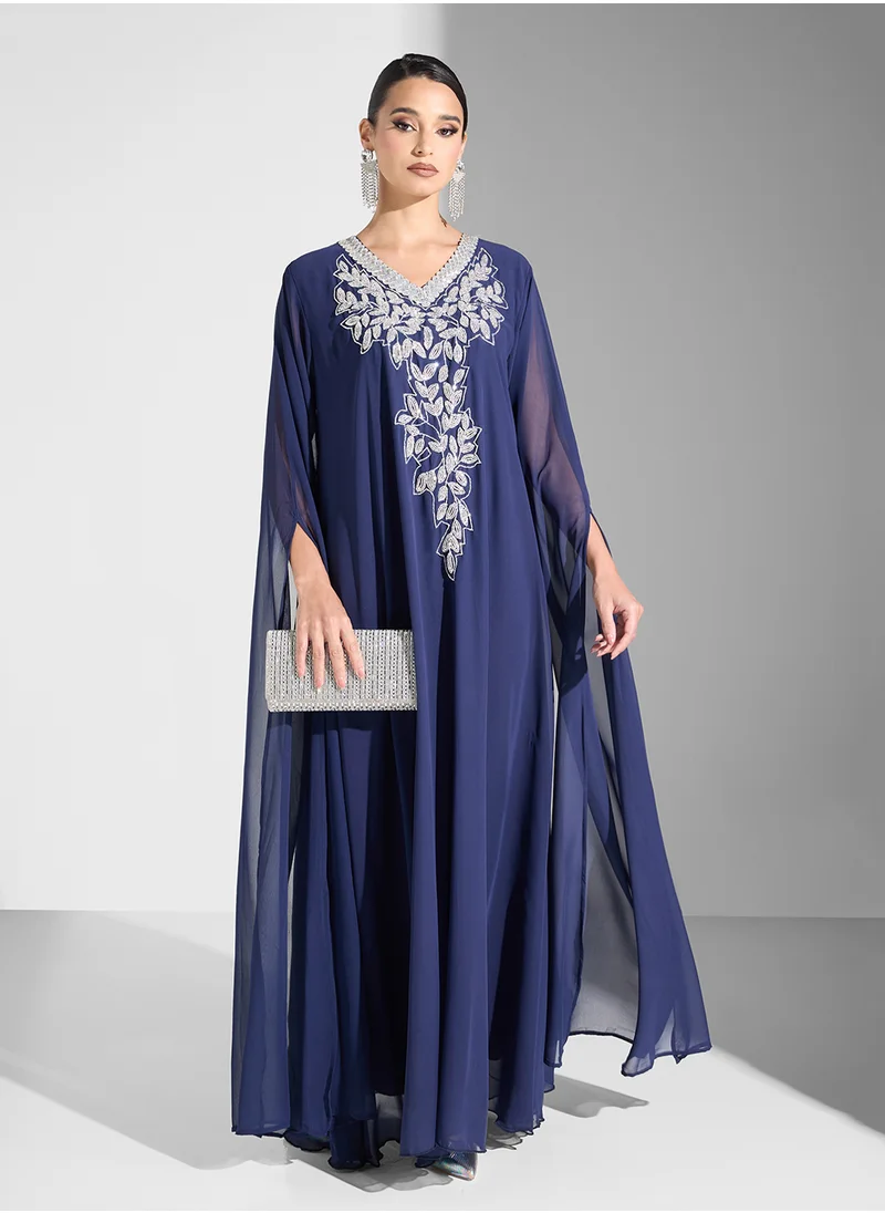 هيا كلوزيت V-Neck Embroidered Neck Cape Sleeve Dress