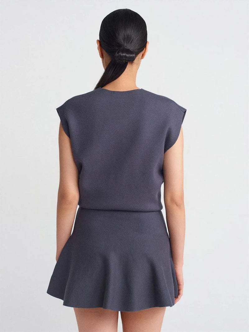 DILVIN Mid-Waist Ribbed Knit Skater Mini Skirt - Image 2