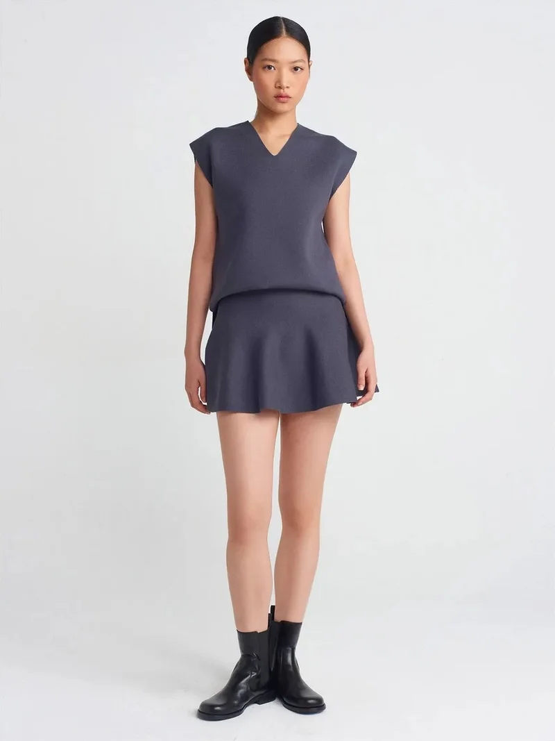 ديلفين DILVIN Mid-Waist Ribbed Knit Skater Mini Skirt