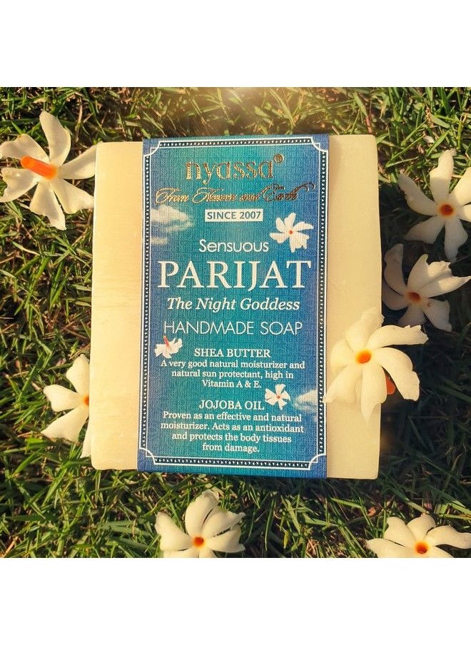 Nyassa مجموعة الزهور كومبو 75 جرام × 5 صابون باريجات نايت بلومينج جاسمين؛ سون شامبا؛ معبد موغرا؛ رات كي راني؛ صابون ماونتن مسك المصنوع يدويًا (75 جرام لكل قطعة).  - Image 3
