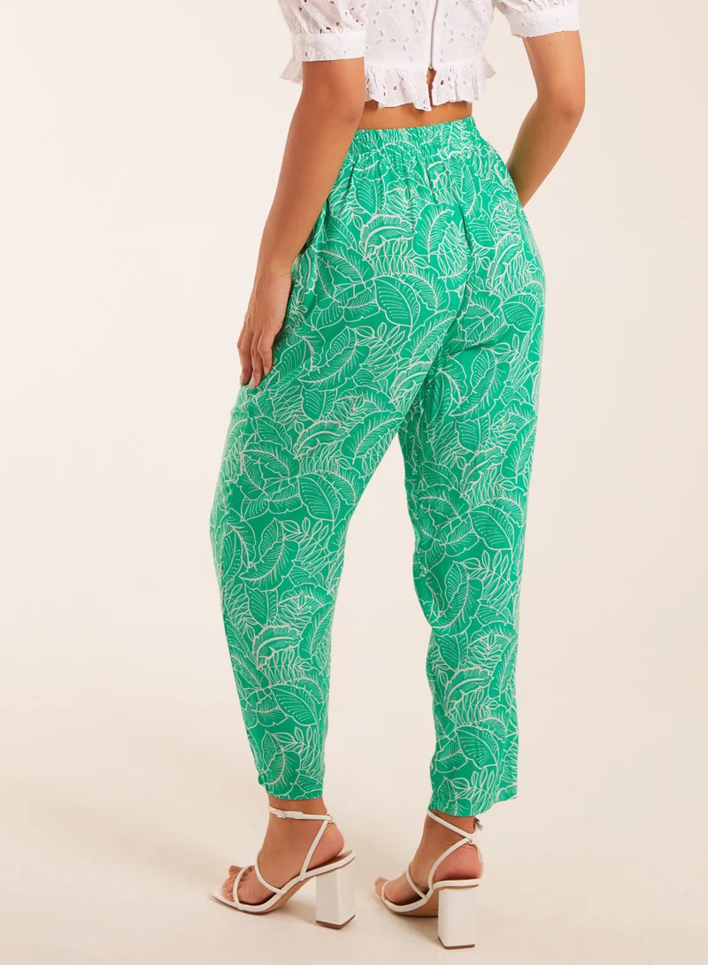 بلو فانيلا Leaf Print Capri Trousers