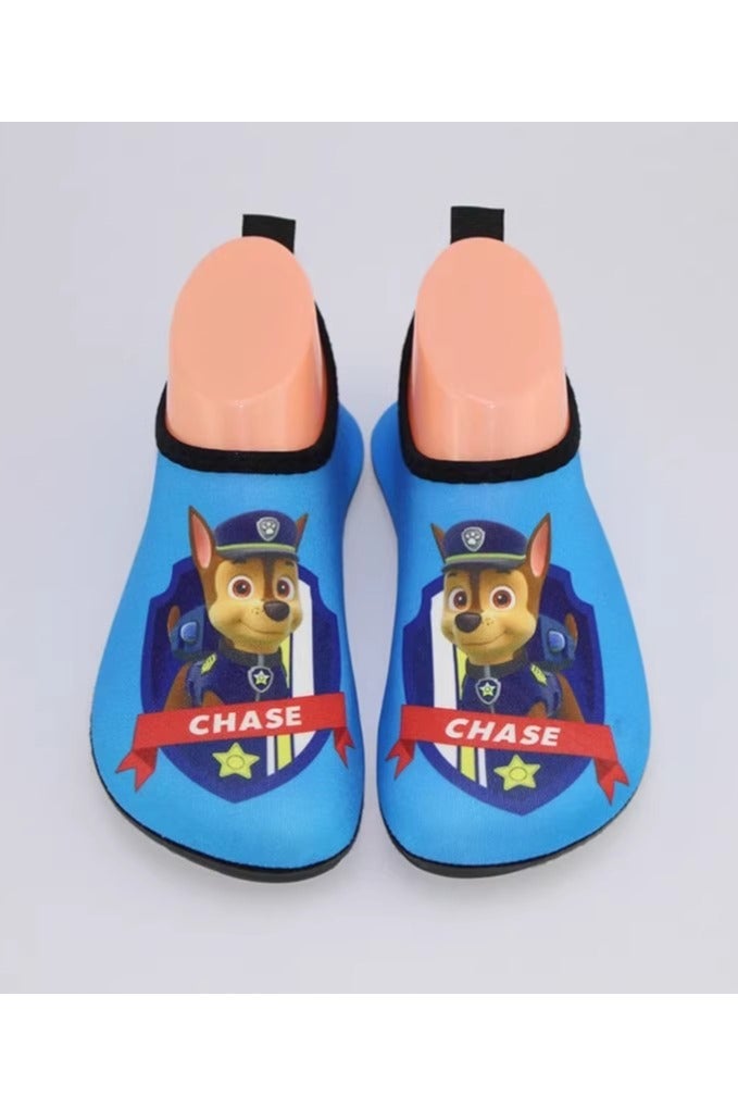 باو بترول حذاء سباحة مائي مقاس 27، 26 خفيف الوزن ومريح، مثالي للشاطئ وحمامات السباحة، بتصميم مطبوع جذاب وألوان زاهية، ومزود بنعل مانع للانزلاق._ حذاء مائي ـ جزمه مائيه - حذاء رياضي مائي_ أدوات سباحه ـ اكسسوارات سباحه ـ العاب مائيه ـ مستلزمات سباحه - Image 2