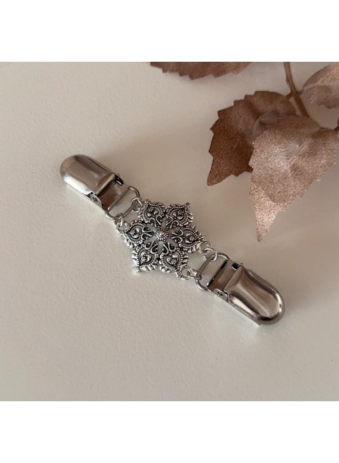 Fashionable Vintage Cardigan Sweater Cinch Clips (Silver) – Stylish Retro Metal Clasp for Sweaters, Shawls, Scarves & Outerwear – Elegant Women’s Clothing Accessory