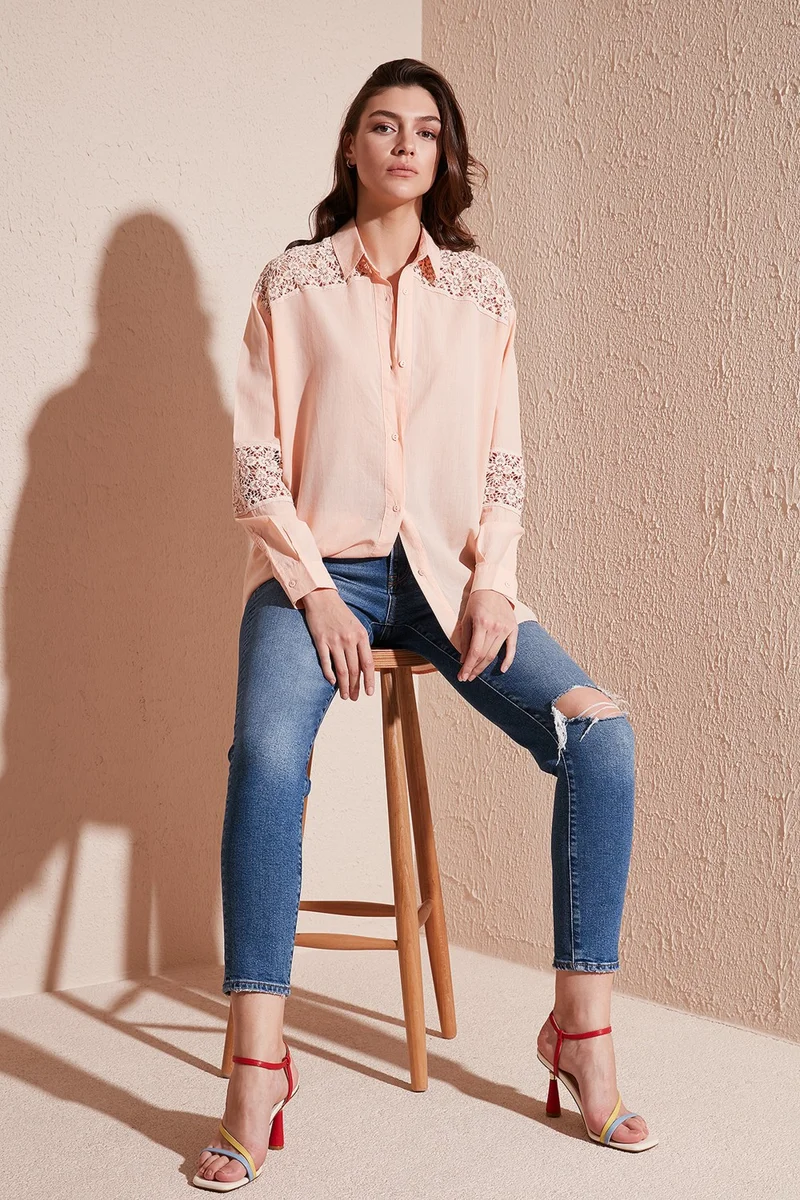 ليلا Laced Cotton Comfortable Cut Summer Shirt Women's Shirt 51442623