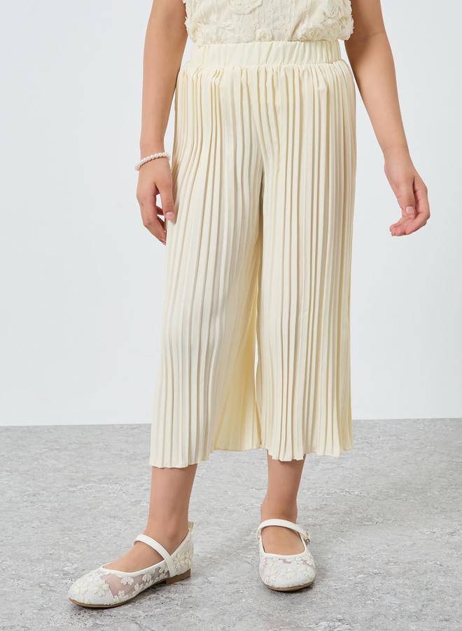 Styli Girls Off-White Embellished Top And Pleated Trousers Set - Image 4