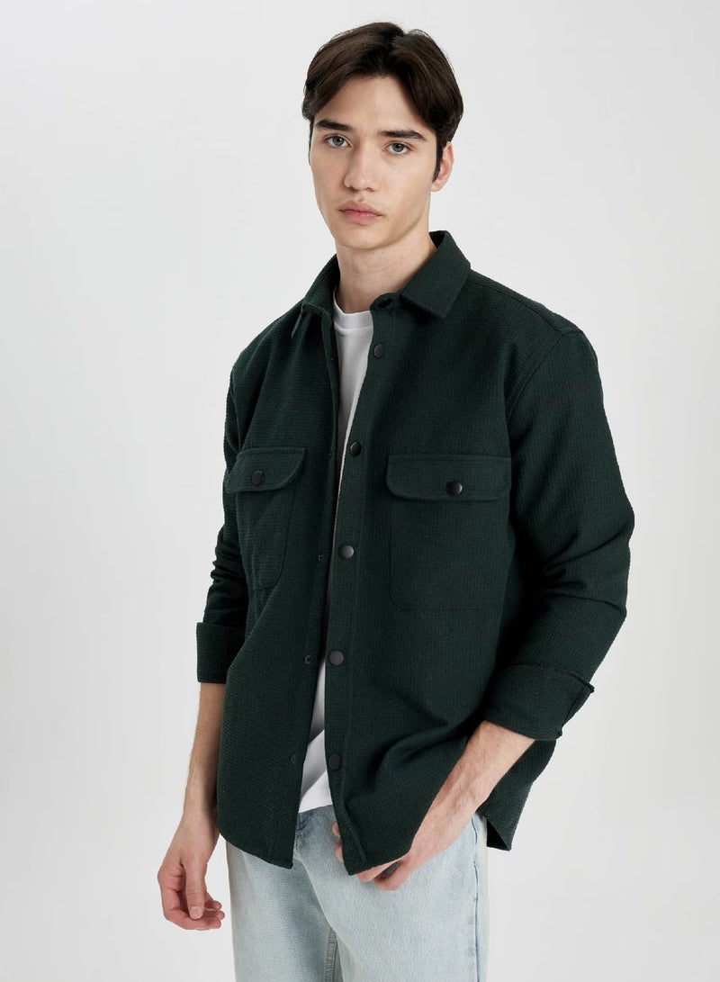 ديفاكتو قميص بقصة عادية  وبجيب بغطاء - Image 4