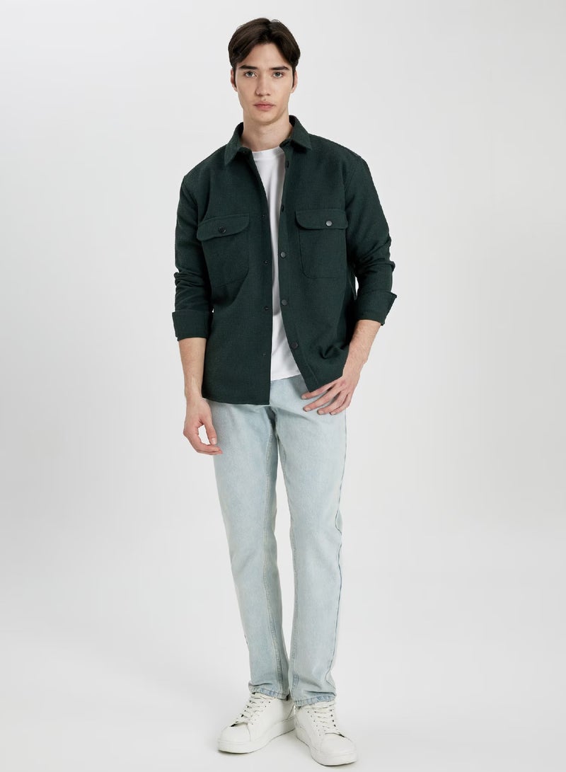 ديفاكتو قميص بقصة عادية  وبجيب بغطاء - Image 5