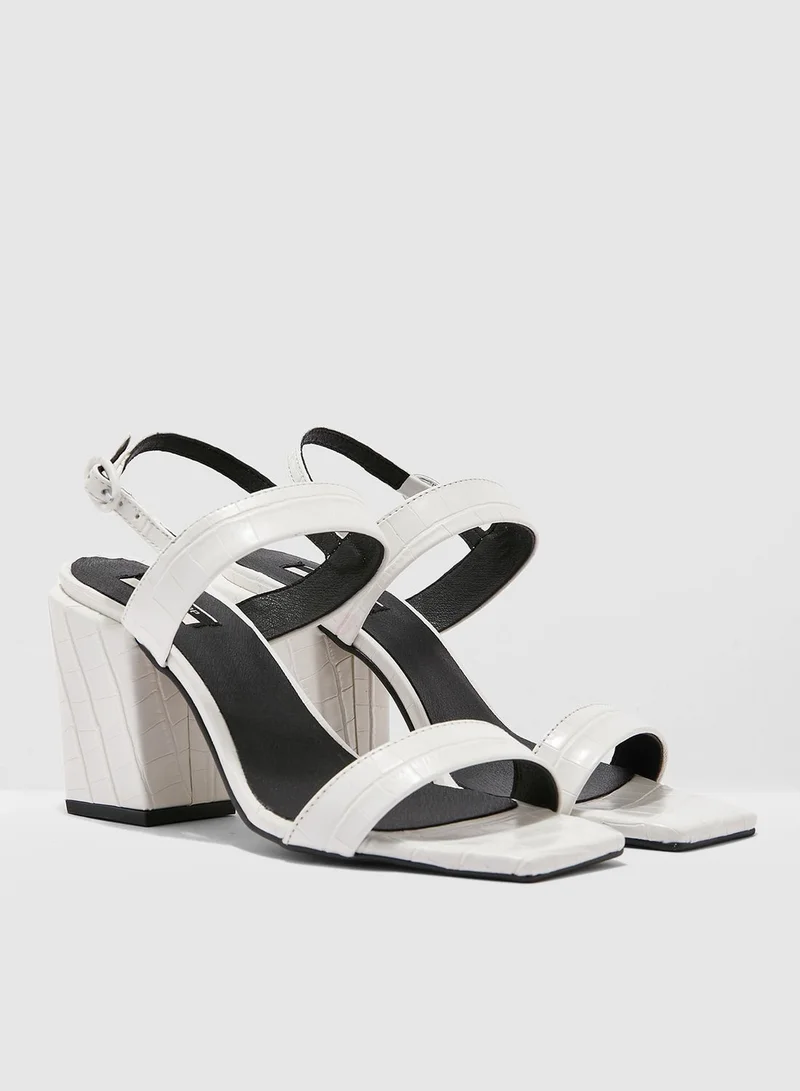 TOPSHOP Roxie Vegan Block Heel Sandal - White