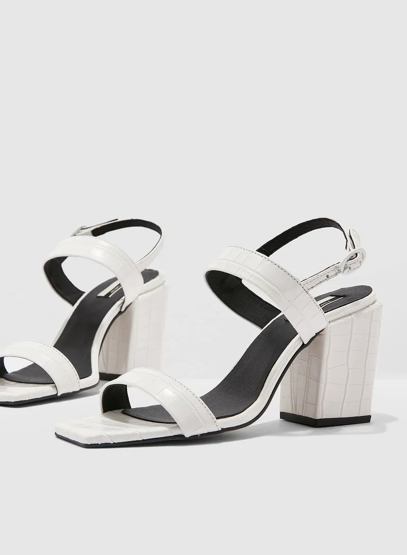 TOPSHOP Roxie Vegan Block Heel Sandal - White