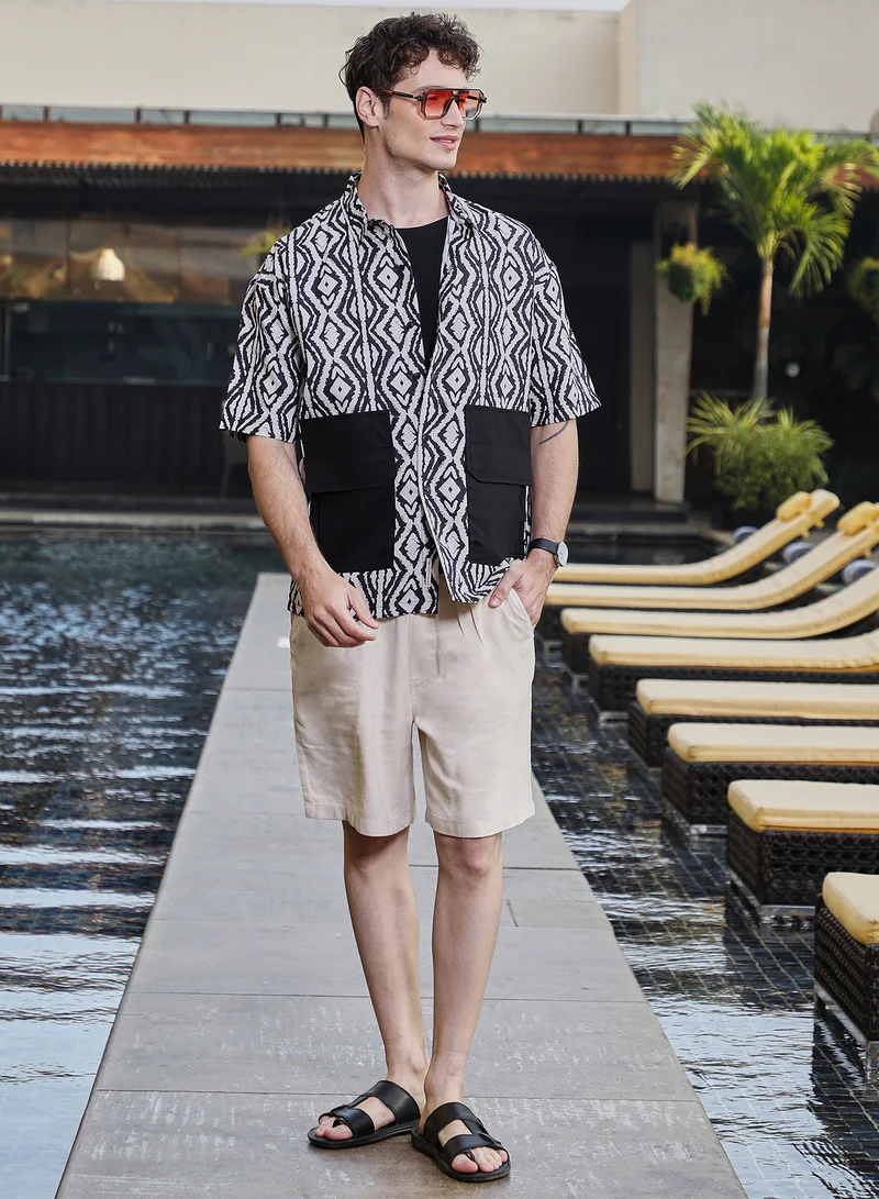 Campus Sutra Men's Midnight Black & Cream White Indie-Utility Oversized Shirt