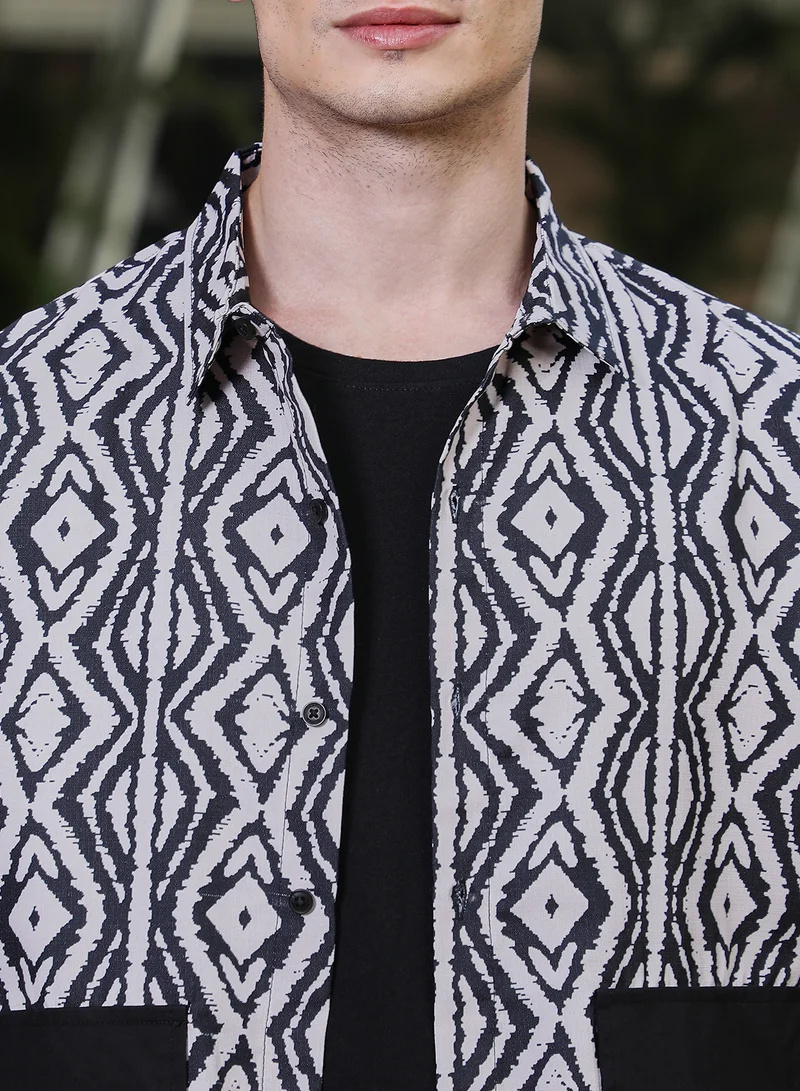 Campus Sutra Men's Midnight Black & Cream White Indie-Utility Oversized Shirt