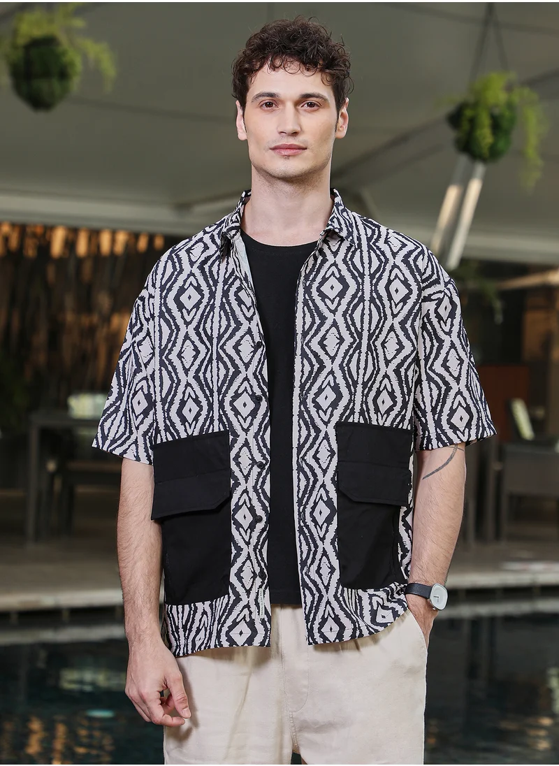 Campus Sutra Men's Midnight Black & Cream White Indie-Utility Oversized Shirt