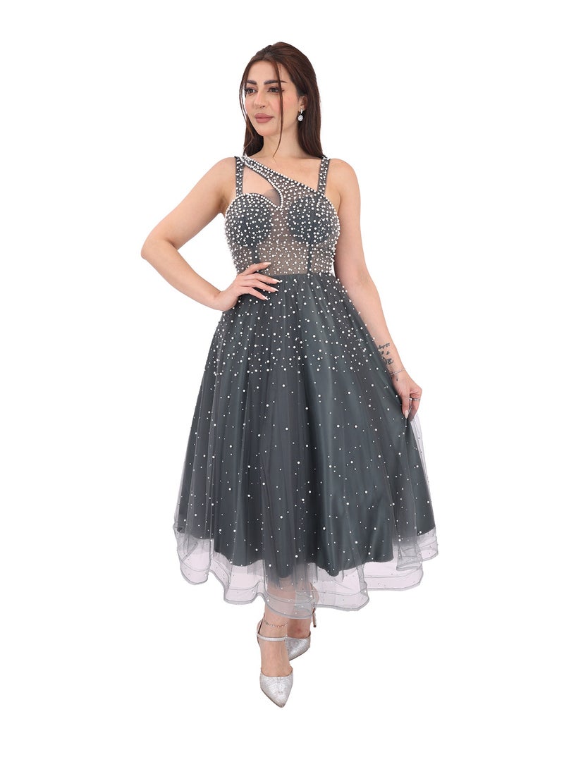 Modern Design A luxurious midi evening dress with pearl embroidery made of tulle material, in a luxurious Roman design. This dress was designed by the hands of the world's most distinguished designers in the field  - Image 1