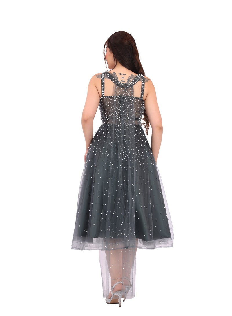 Modern Design A luxurious midi evening dress with pearl embroidery made of tulle material, in a luxurious Roman design. This dress was designed by the hands of the world's most distinguished designers in the field  - Image 3