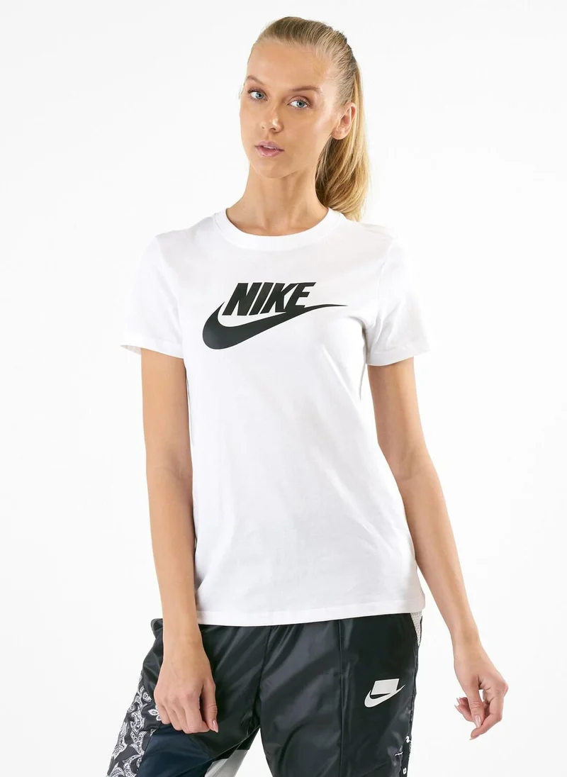 Nike Women's Sportswear Essential T-Shirt