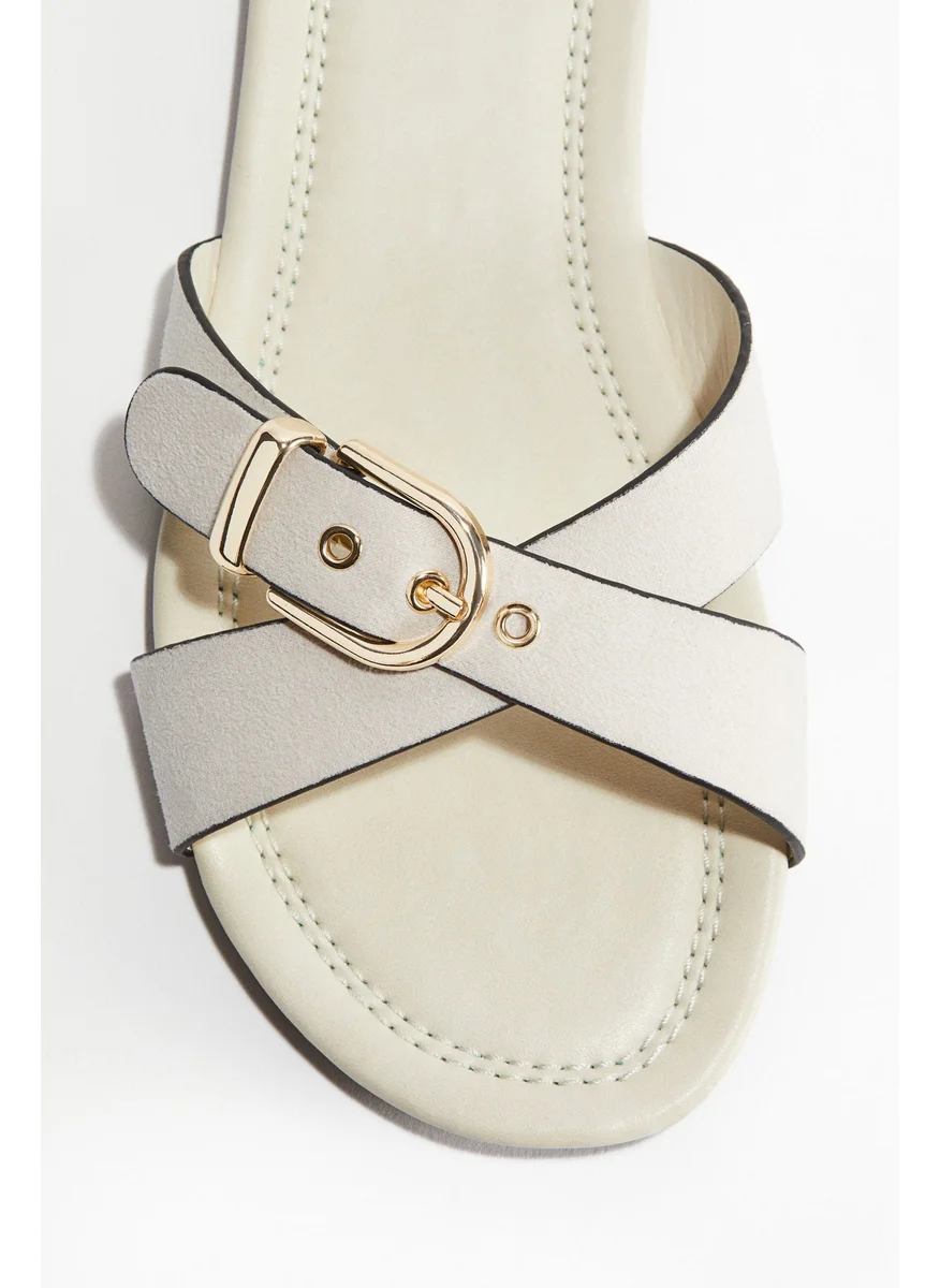 اتش اند ام Crossover-Strap Sandals